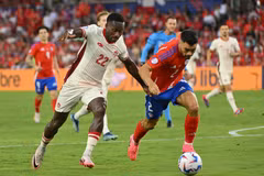 Canada (áo trắng) chia điểm Chile, giành quyền vào tứ kết Copa America 2024. (Nguồn: Getty Images)