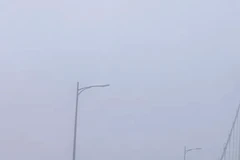 Video ôtô chắn gió cho xe máy đi trên cầu Thuận Phước ở Đà Nẵng chiều 18/9