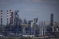 Nhà máy lọc dầu của Gazprom tại ngoại ô Moskva, Nga. (Ảnh: AFP/TTXVN)