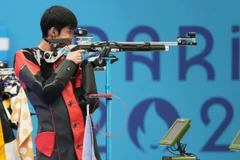 Sheng Lihao hoàn tất cú đúp huy chương Vàng để đưa Trung Quốc lên đầu bảng tổng sắp huy chương Olympic Paris 2024. (Ảnh: THX/TTXVN)