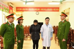 Cơ quan Cảnh sát Điều tra làm việc với Lê Thị Diệu Trinh và Lê Khắc Hùng. (Nguồn: Báo Công an Nhân dân)