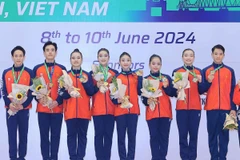 Các vận động viên Việt Nam giành HCV Giải vô địch Thể dục Aerobic châu Á lần thứ 9 nội dung Aerobic Dance lứa tuổi Senior. (Ảnh: Hoàng Hiếu/TTXVN)