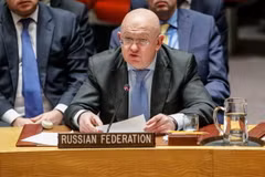 Ông Vasily Nebenzya phát biểu tại một phiên họp của Hội đồng Bảo an Liên hợp quốc. (Ảnh: AFP/TTXVN)