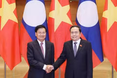 Chủ tịch Quốc hội Trần Thanh Mẫn hội kiến Tổng Bí thư, Chủ tịch nước Lào Thongloun Sisoulith. (Ảnh: Thống Nhất/TTXVN)
