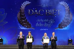 Chủ tịch nước dự Chương trình Tôn vinh Thầy thuốc Việt Nam