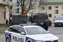 Cảnh sát được triển khai tại hiện trường vụ nổ súng ở trường học Viertola ở Vantaa, ngoại ô thủ đô Helsinki, Phần Lan ngày 2/4. (Ảnh: Getty Images/TTXVN)