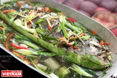 Thành phẩm món cá lóc hấp bầu.