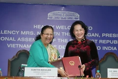 Chủ tịch Quốc hội Nguyễn Thị Kim Ngân hội đàm với Chủ tịch Quốc hội Cộng hòa Ấn Độ, Sumitra Mahajan, ký thỏa thuận hợp tác giữa Quốc hội Việt Nam và Hạ viện Ấn Độ. (Ảnh: Trọng Đức/TTXVN)