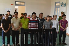 Các bị cáo trước vành móng ngựa. (Ảnh: Ngọc Minh/TTXVN)