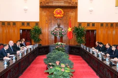 Thủ tướng Nguyễn Xuân Phúc tiếp ông Phil Hogan, Cao ủy phụ trách nông nghiệp của Liên minh châu Âu. (Ảnh: Thống Nhất/TTXVN)