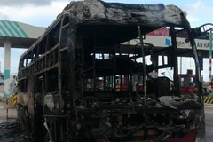 Một chiếc xe khách từng bị cháy rụi tại Phú Yên. (Ảnh minh họa. Nguồn: TTXVN)