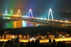 Cầu Nhật Tân - một trong ba cây cầu có số nhịp dây văng lớn nhất thế giới. (Ảnh: Huy Hùng/TTXVN)