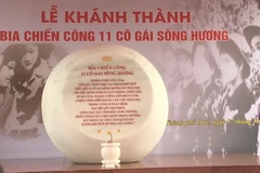 Bia ghi danh chiến công 11 cô gái sông Hương. (Ảnh: Quốc Việt/Vietnam+)