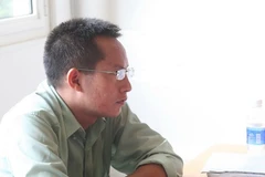 Tạm giữ đối tượng giả danh nhà báo, đâm người tại hội nghị