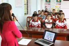 Tuyên truyền chăm sóc sức khỏe sinh sản vị thành niên, thanh niên được triển khai tại các trường học trên địa bàn tỉnh Bắc Giang. (Ảnh: Dương Ngọc/TTXVN)