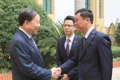 Bộ trưởng Bộ Công an Tô Lâm đón Bộ trưởng Bộ Nội vụ Cộng hòa Liên bang Myanmar. (Ảnh: Doãn Tấn/TTXVN)