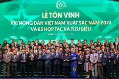 Lễ tôn vinh 100 nông dân Việt Nam xuất sắc năm 2023. (Ảnh: Tuấn Đức/TTXVN)