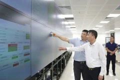 Tổng Giám đốc Bảo hiểm xã hội Việt Nam Nguyễn Thế Mạnh thường xuyên kiểm tra, chỉ đạo công tác chuyển đổi số, ứng dụng công nghệ thông tin của ngành. (Ảnh: PV/Vietnam+)