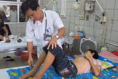 Cứu sống bé trai bị nhiễm trùng huyết nặng do vết xước ngoài da 