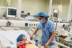 Bênh nhân ngộ độc thịt cóc đang được điều trị tại Bệnh viện Nhi Trung ương. (Ảnh: BV cung cấp)