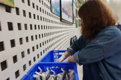 Lượng máu tiếp nhận từ người hiến máu nhân đạo. (Ảnh: T.G/Vietnam+)