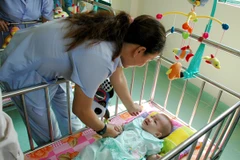 Bộ Y tế yêu cầu xử lý nghiêm vụ bảo mẫu hành hạ trẻ nhiễm HIV