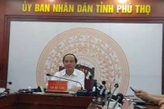 Đại diện Ủy ban Nhân dân tỉnh thông tin trong cuộc họp. (Ảnh: PV/Vietnam+)