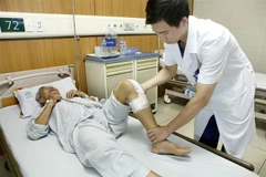 Điều trị thoái hóa khớp gối bằng tế bào gốc lấy từ mỡ bụng