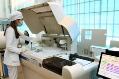 Hệ thống thiết bị y tế hiện đại giúp chẩn đoán nhiều loại bệnh chính xác. (Ảnh: TTXVN/Vietnam+)