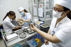 Vắcxin sởi-rubella do Việt nam sản xuất được sử dụng trong chương trình tiêm chủng mở rộng. (Ảnh: TTXVN/Vietnam+)