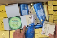 Bộ Y tế cảnh báo về nạn buôn lậu đồ mỹ phẩm, thực phẩm chức năng