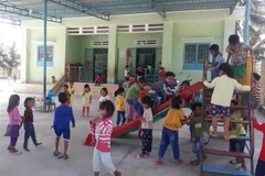 Trẻ em trong giờ ra chơi. (Ảnh: Nguyễn Thành/TTXVN)