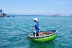 “Đánh thức” y tế nơi đầu sóng ngọn gió của Tổ quốc 