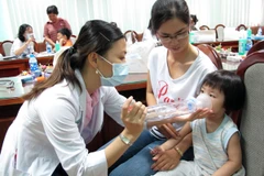 Khám và tư vấn miễn phí cho người dân về hen phế quản 