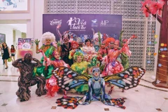 Các nghệ sỹ của chương trình biễu diễn xiếc tạp kỹ hiện đại biểu diễn sau buổi ra mắt dự án. (Ảnh: BTC cung cấp)