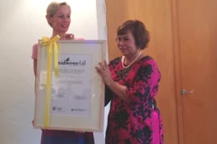 Người Việt Nam đầu tiên được trao tặng giải thưởng Midwives4all 