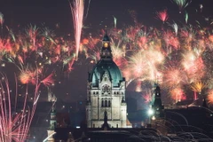  Màn pháo hoa kỳ ảo đón Năm mới 2018 ở Hanover, Đức đêm 31/12/2017. (Ảnh: AFP/TTXVN)