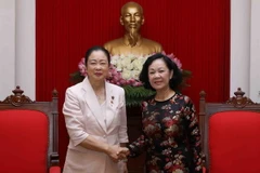 Trưởng Ban Dân vận Trung ương Trương Thị Mai tiếp Hạ Nghị sỹ, Trưởng Ban Vì sự phát triển Phụ nữ Đảng Dân chủ Tự do Nhật Bản Tsuchiya Shinako. (Ảnh: Phương Hoa/TTXVN)