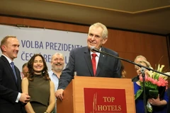 Tổng thống đương nhiệm Cộng hòa Séc Milos Zeman trong cuộc họp báo tại Prague sau khi tái đắc cử trong cuộc bầu cử Tổng thống vòng hai ngày 27/1. (Ảnh: AFP/TTXVN)