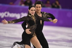 Cặp đôi Tessa Virtue và Scott Moir giành huy chương vàng môn trượt băng nghệ thuật. (Ảnh: THX/TTXVN) 