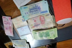 Thủ tướng biểu dương 3 học sinh trả lại 40 triệu đồng cho người mất