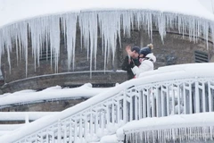 Băng tuyết phủ trắng khu vực thác Niagara, Ontario, Canada ngày 30/12/2017. (Ảnh: THX/TTXVN)