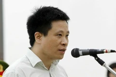 Bị cáo Hà Văn Thắm, nguyên Chủ tịch Hội đồng quản trị OceanBank nói lời sau cùng. (Ảnh: Văn Điệp/TTXVN)