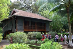 Nhà sàn Bác Hồ trong Khu Di tích Chủ tịch Hồ Chí Minh-Phủ Chủ tịch. (Ảnh: Thanh Tùng/TTXVN)