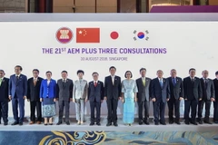 Các Bộ trưởng chụp ảnh chung. (Ảnh: Nguyễn Việt Dũng/TTXVN) 