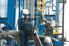 Ecuador ký thỏa thuận khai thác dầu khí với Chile và Belarus