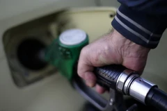 Giá dầu thị trường châu Á phục hồi nhẹ trong khi nguồn cung dư thừa