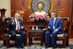Bí thư Thành ủy Thành phố Hồ Chí Minh Nguyễn Thiện Nhân tiếp ông Michael Michalak, Phó Chủ tịch cấp cao Hội đồng kinh doanh Hoa Kỳ-ASEAN. (Ảnh: Xuân Khu/TTXVN)