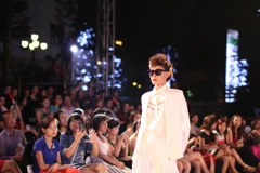 [Photo] Chân dung phụ nữ hiện đại trong thiết kế của Devon Nguyễn