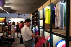 Cựu Thủ tướng Singapore khai trương hiệu thời trang DON ở Hà Nội